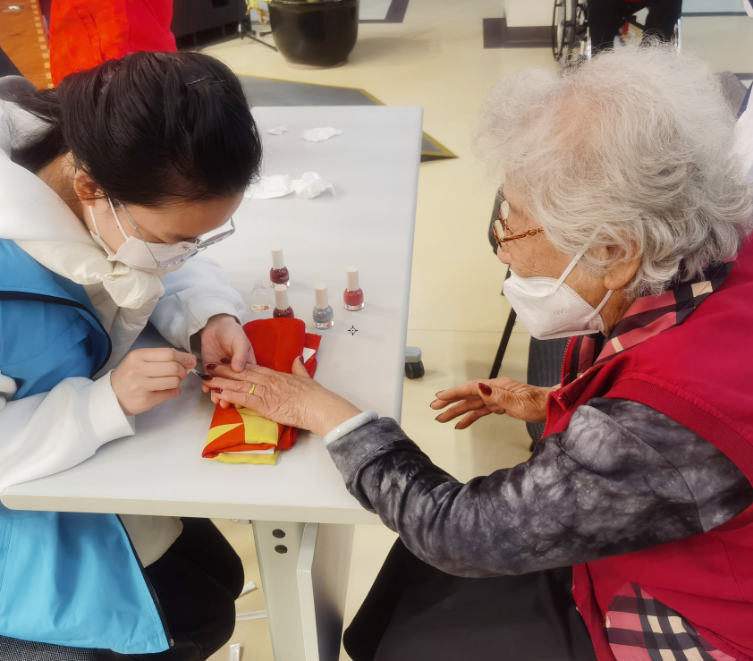 养老院里的妇女节：不被年龄定义，她们自成光芒